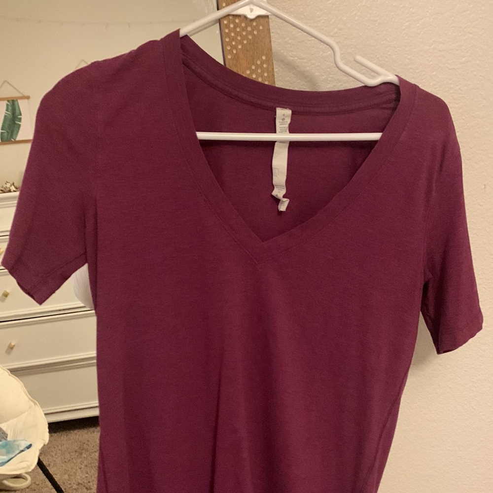 Lululemon v neck tee